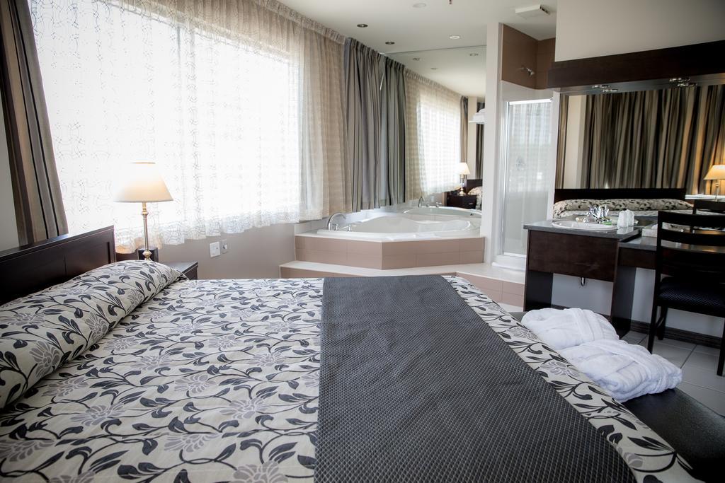 Hotel Charlemagne Oda fotoğraf